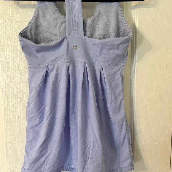 Lululemon tank. Size 4 - Picture 2 of 3